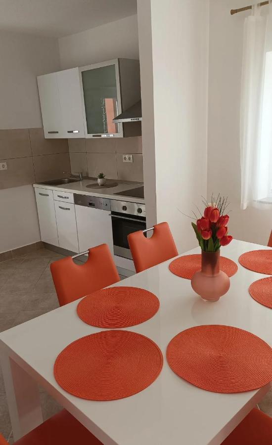 Family Apartments Tomy Пунат Екстериор снимка