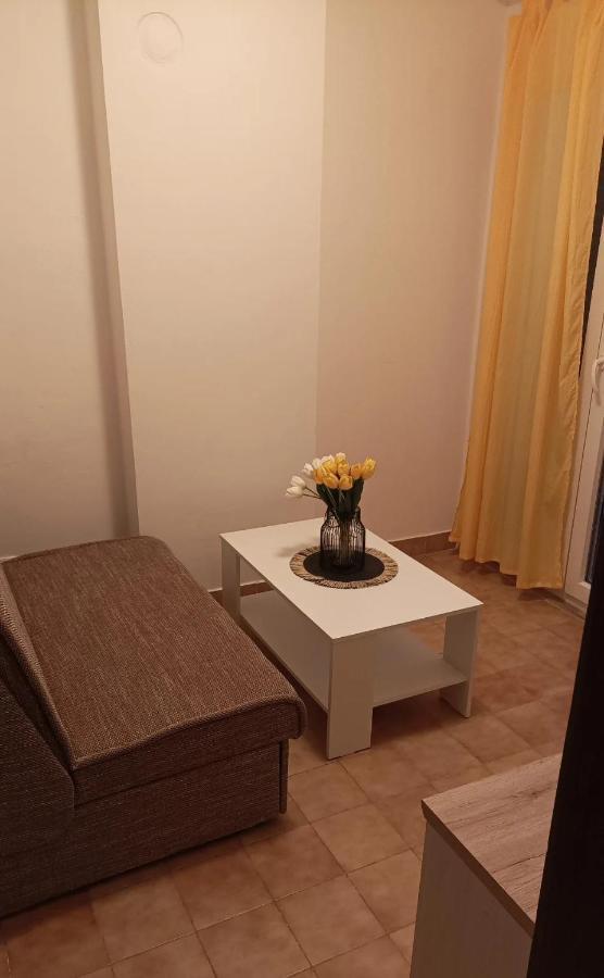 Family Apartments Tomy Пунат Екстериор снимка