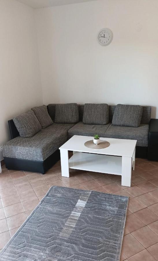 Family Apartments Tomy Пунат Екстериор снимка