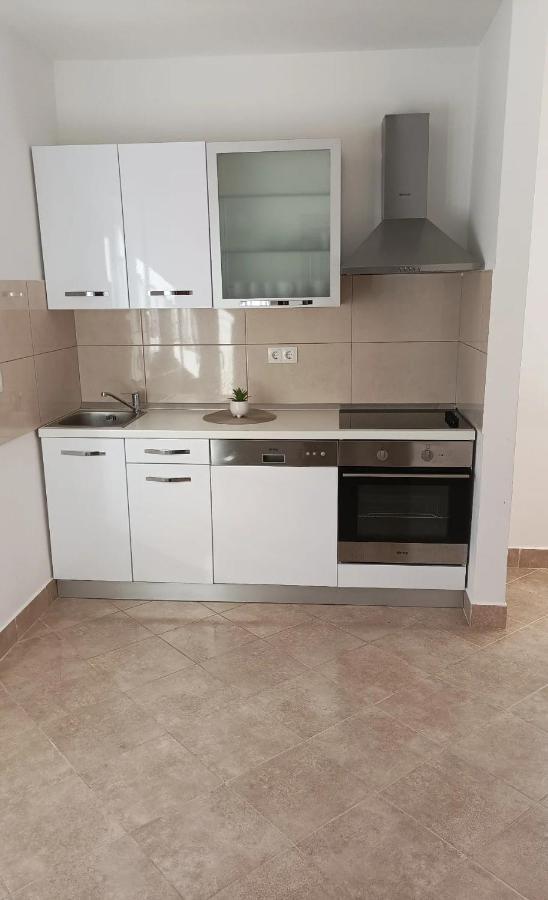 Family Apartments Tomy Пунат Екстериор снимка