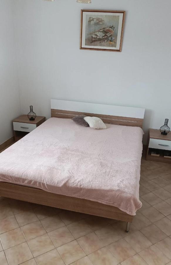 Family Apartments Tomy Пунат Екстериор снимка