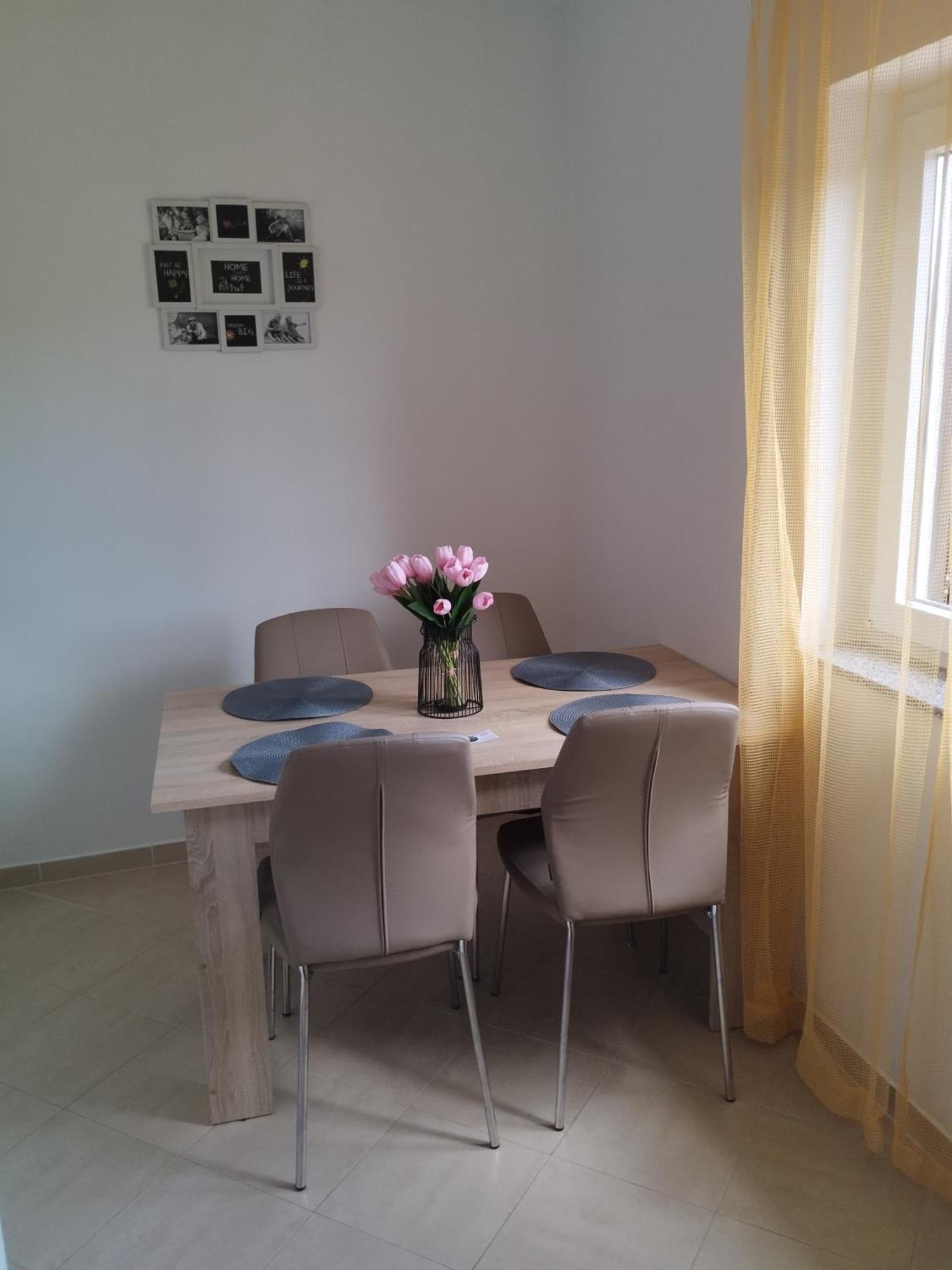 Family Apartments Tomy Пунат Екстериор снимка