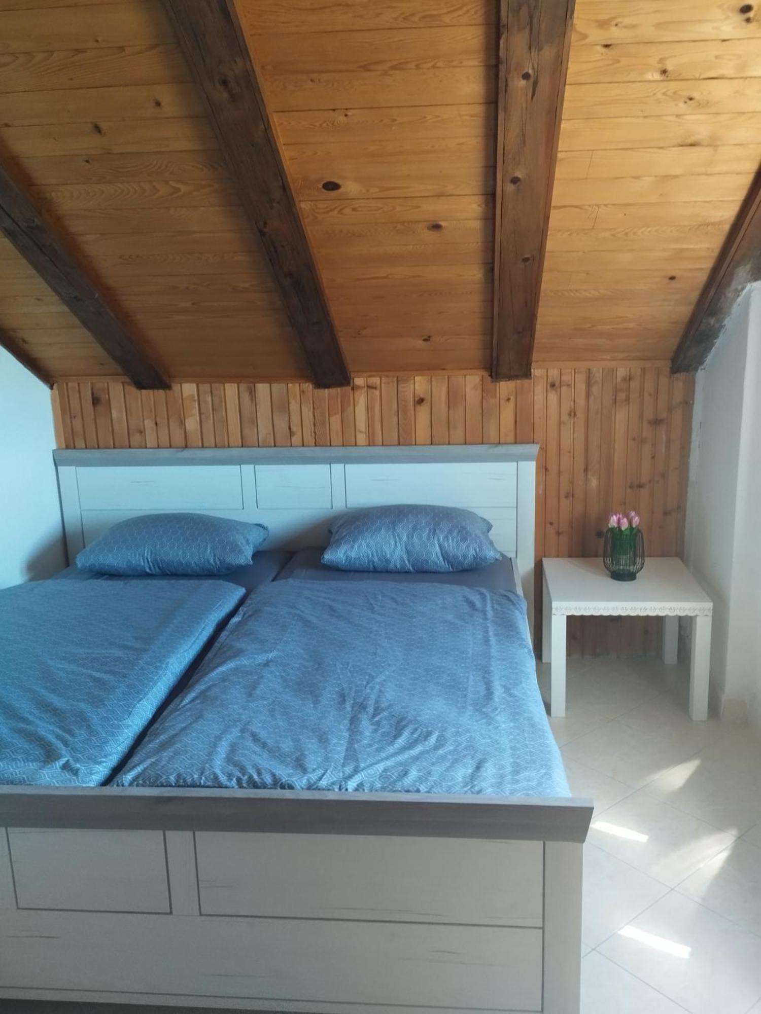 Family Apartments Tomy Пунат Екстериор снимка